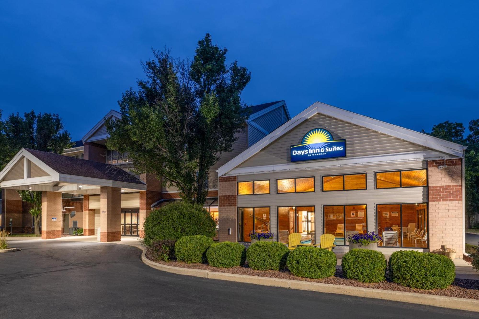 Days Inn & Suites By Wyndham Мадисон Экстерьер фото